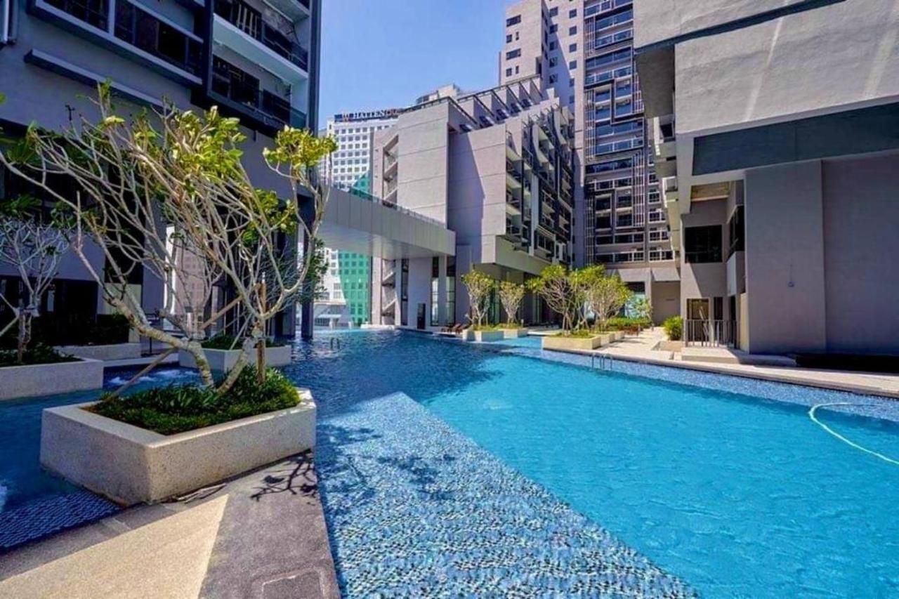 Imperio.Res - Near To Jonker & Mall - Pool View Malacca Esterno foto