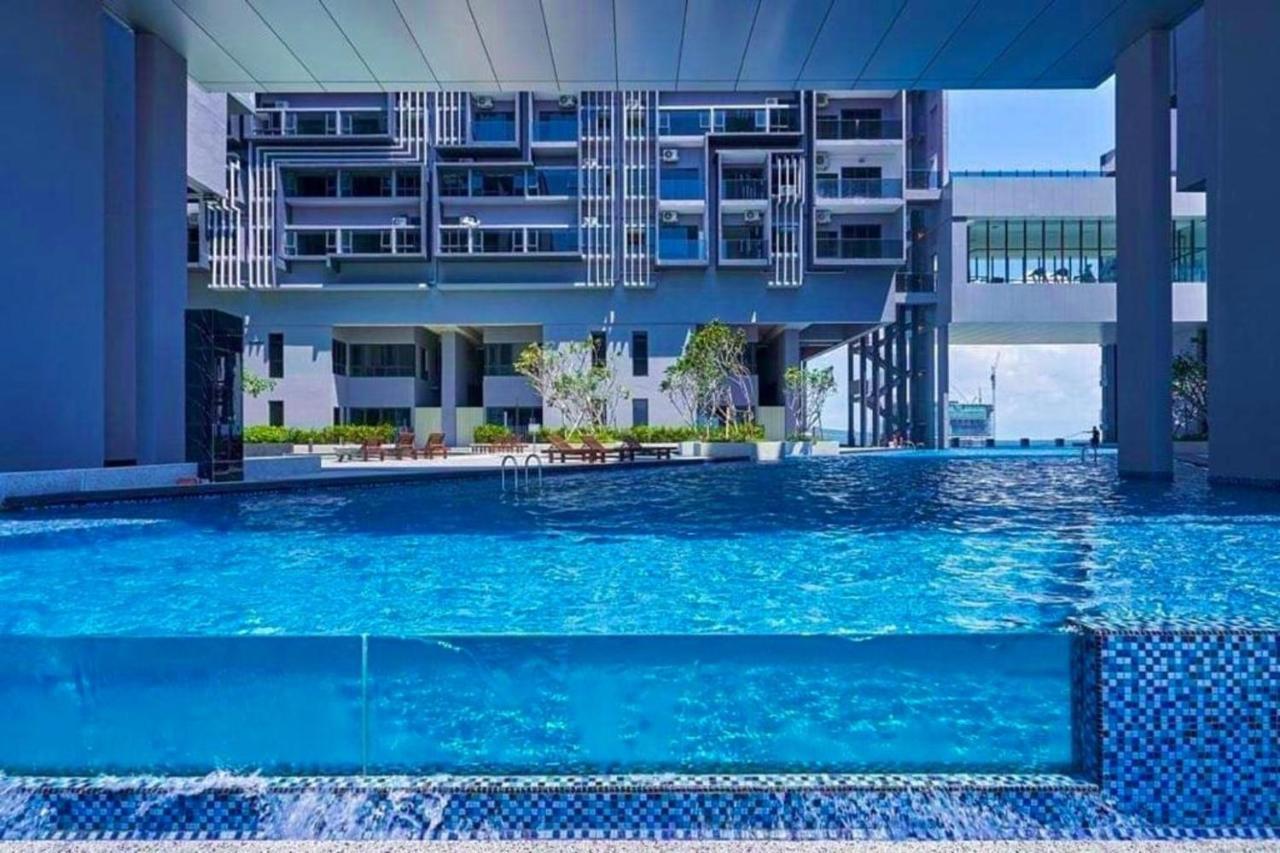 Imperio.Res - Near To Jonker & Mall - Pool View Malacca Esterno foto