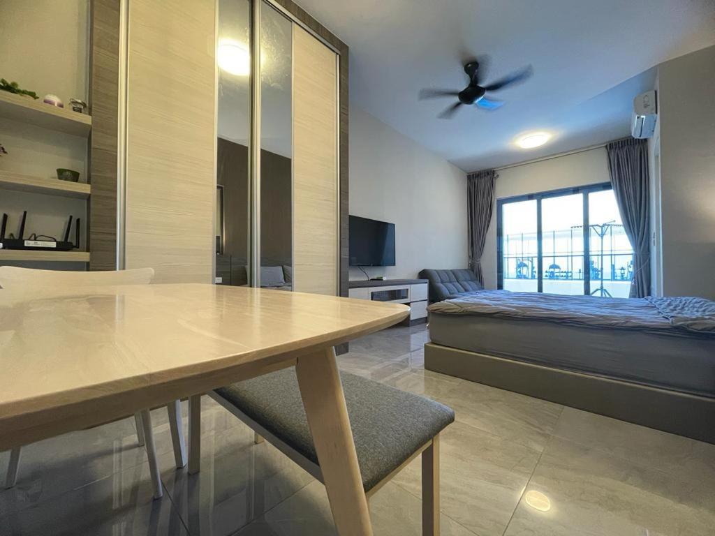 Imperio.Res - Near To Jonker & Mall - Pool View Malacca Esterno foto